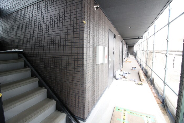 物件外観写真4　(エントランス部分)