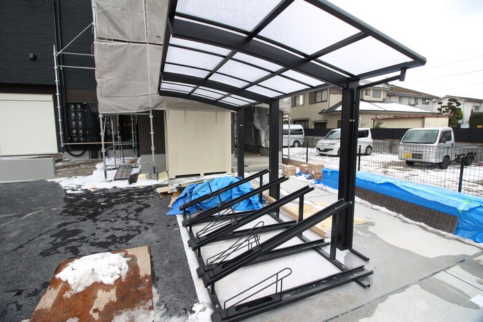 物件外観写真5　(駐輪場)