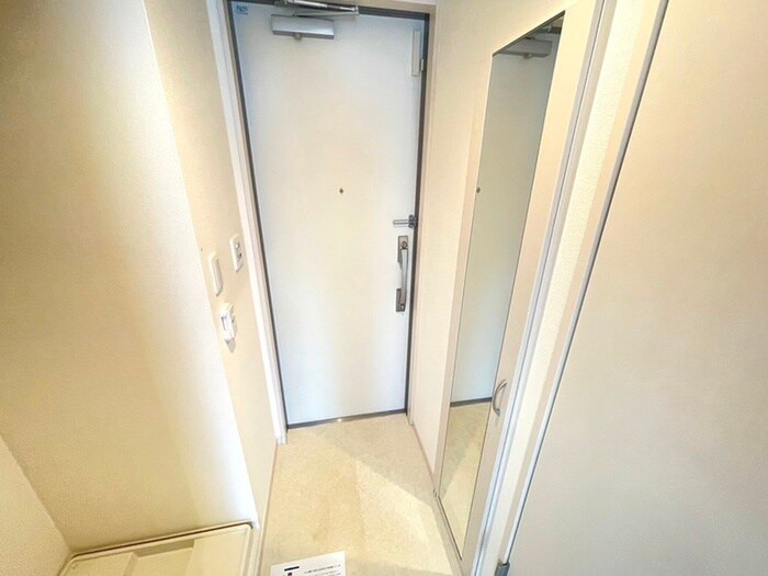 物件内観写真14　(玄関)