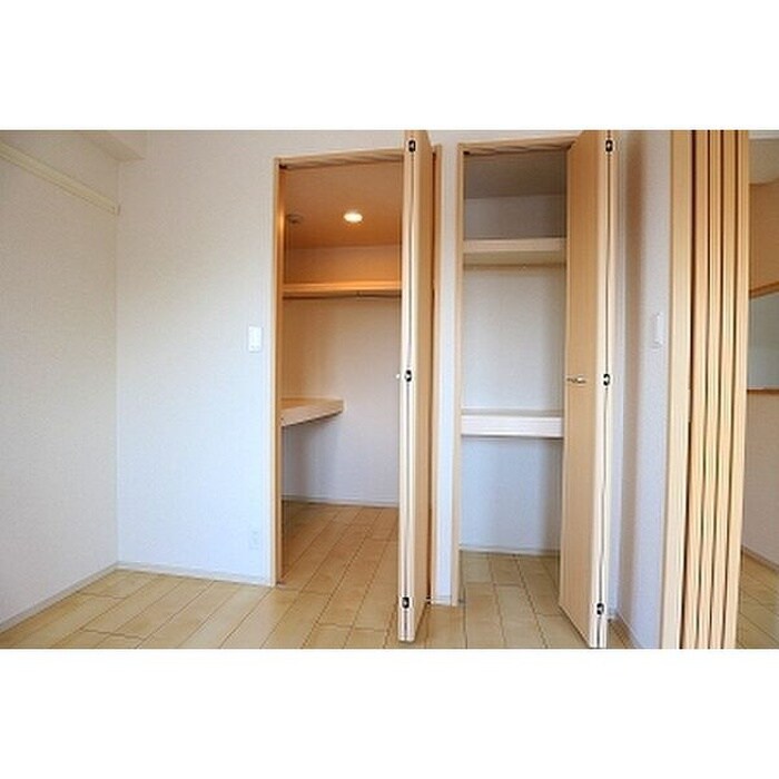 物件内観写真13　(収納)