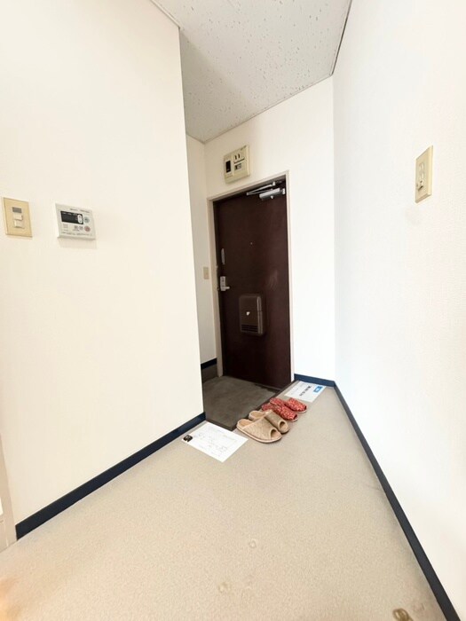 物件内観写真7　(玄関)