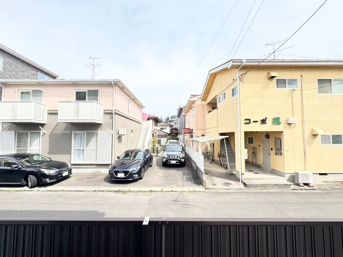 物件内観写真16　(室内からの展望)