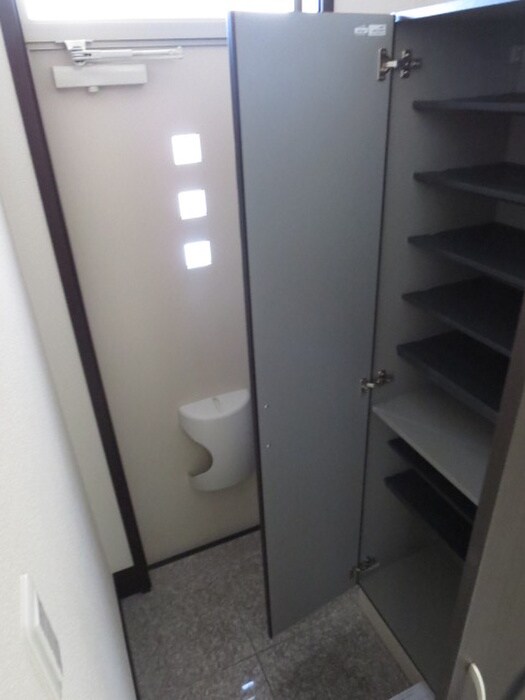物件内観写真11　(靴箱)