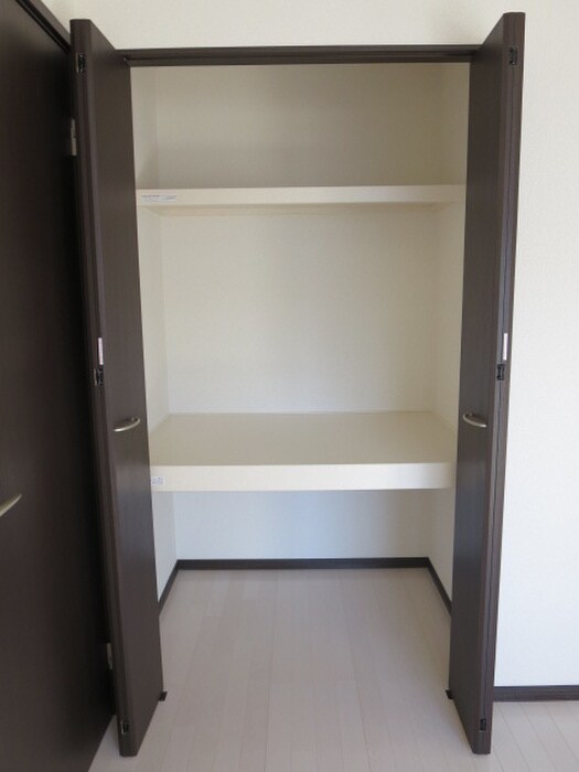 物件内観写真12　(収納)