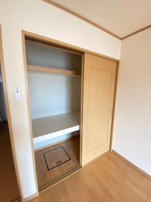 物件内観写真13　(収納)