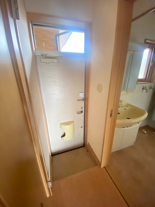 物件内観写真14　(玄関)