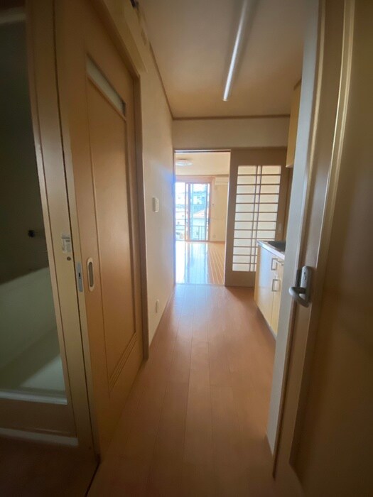 物件内観写真18　(廊下)