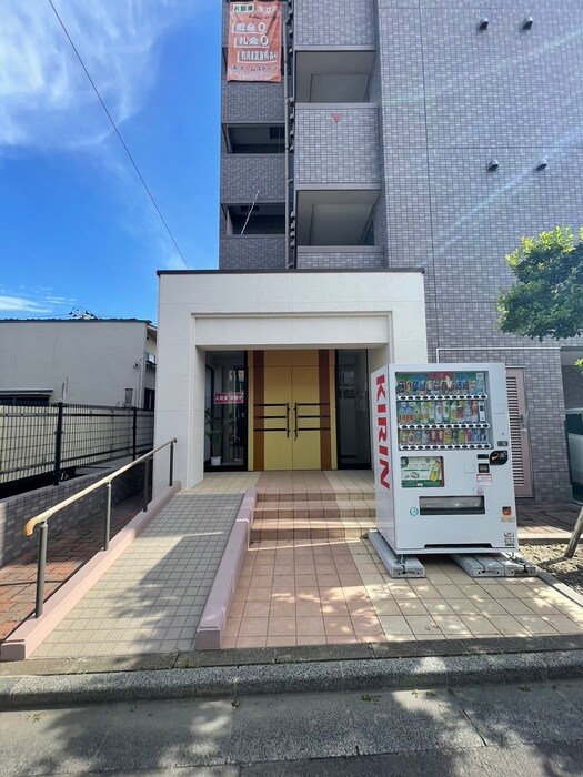 物件外観写真4　(エントランス部分)