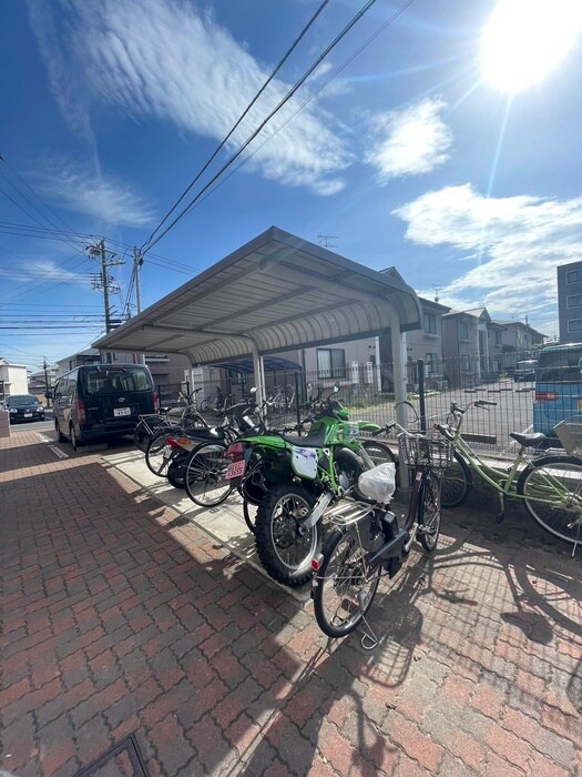物件外観写真6　(駐輪場)