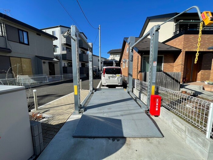 物件外観写真4　(駐車場)