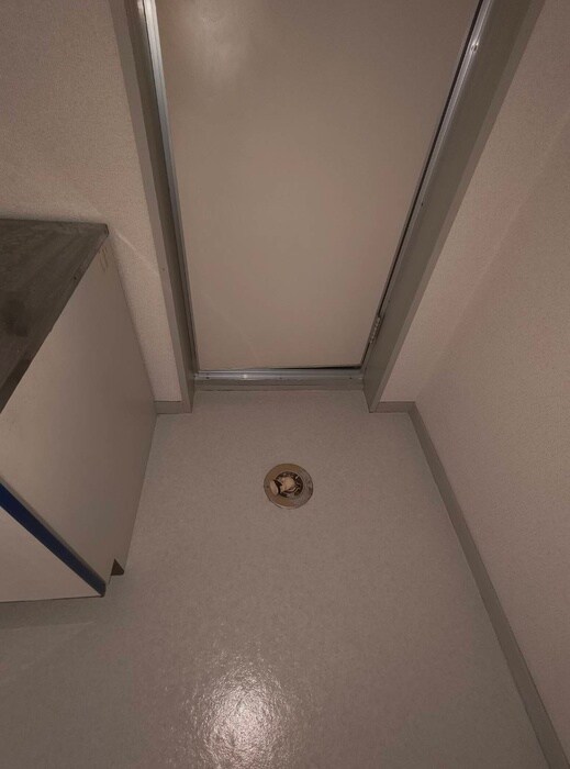 物件内観写真12　(洗濯機置場)