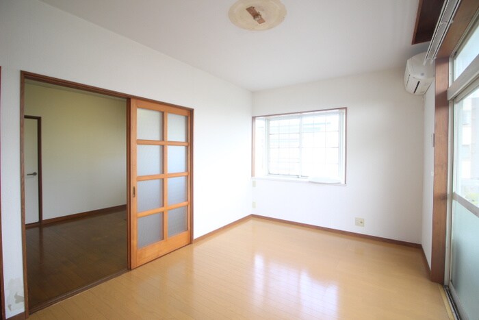 物件内観写真8　(居室)