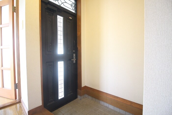 物件内観写真17　(玄関)