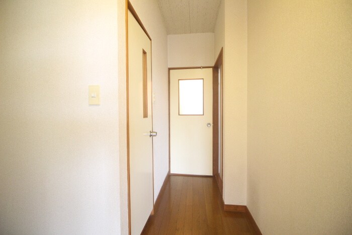 物件内観写真18　(廊下)