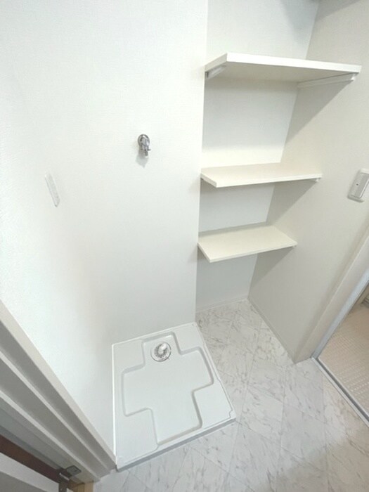 物件内観写真11　(洗濯機置場)