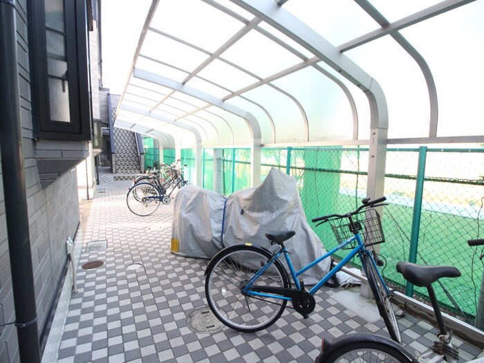 物件外観写真6　(駐輪場)