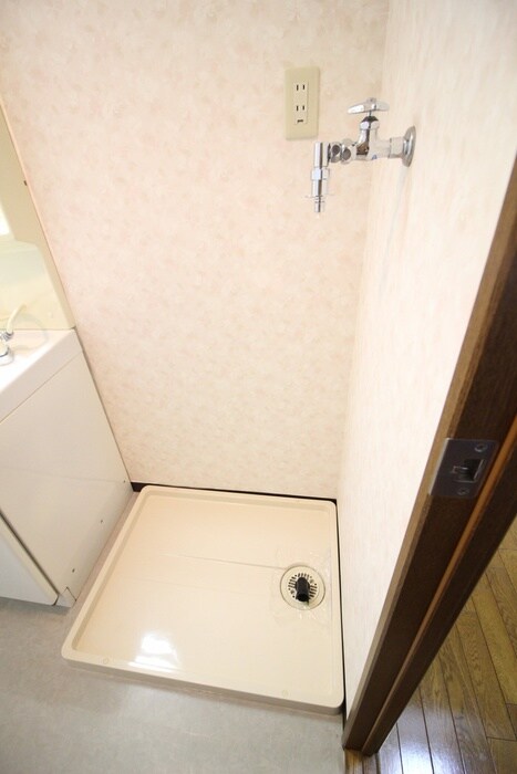 物件内観写真15　(洗濯機置場)