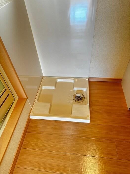 物件内観写真13　(洗濯機置場)