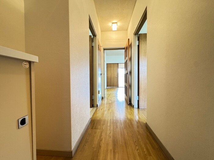 物件内観写真17　(廊下)