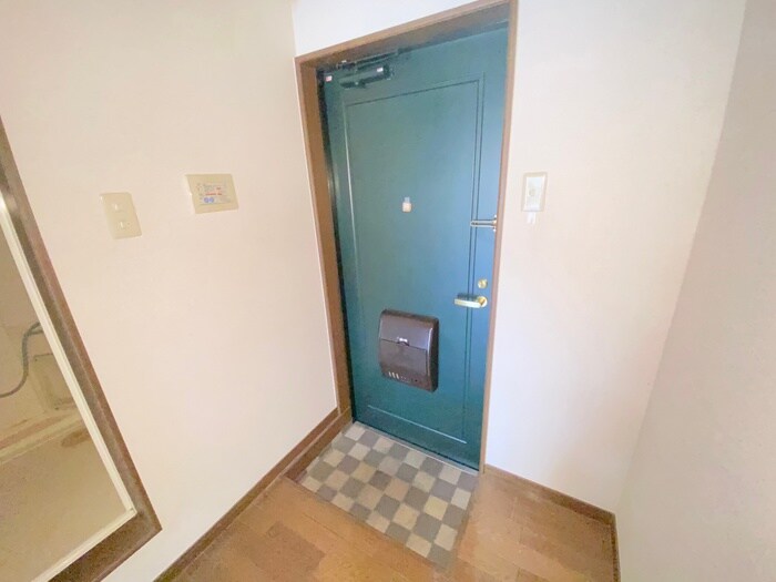 物件内観写真17　(玄関)