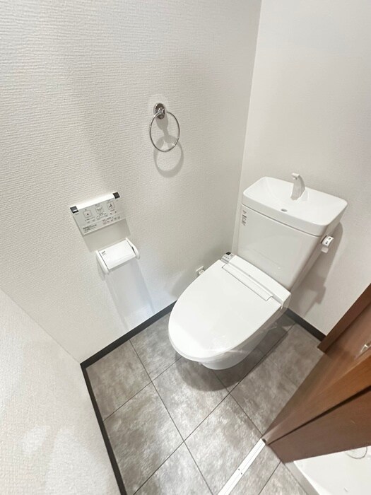 物件内観写真14　(トイレ)