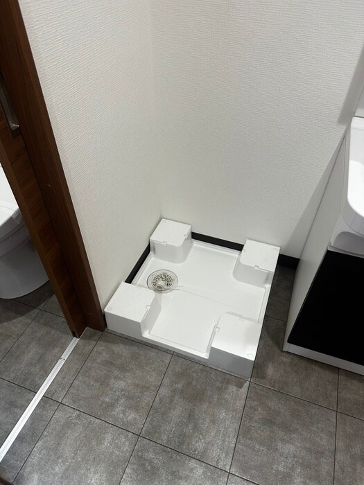 物件内観写真16　(洗濯機置場)