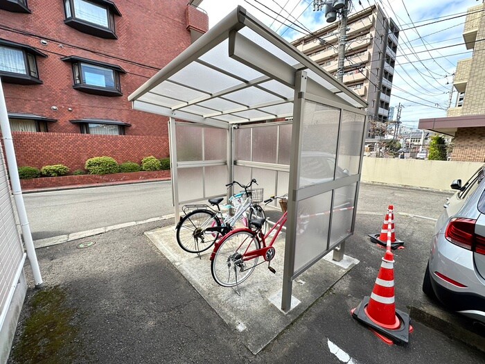 物件外観写真5　(駐輪場)