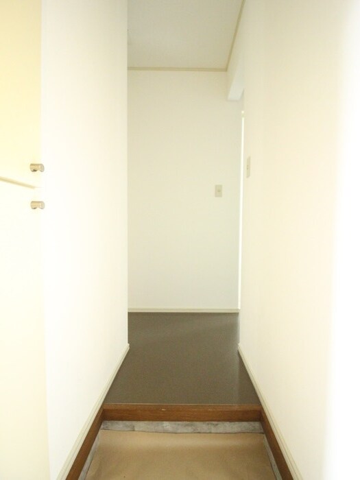 物件内観写真19　(廊下)