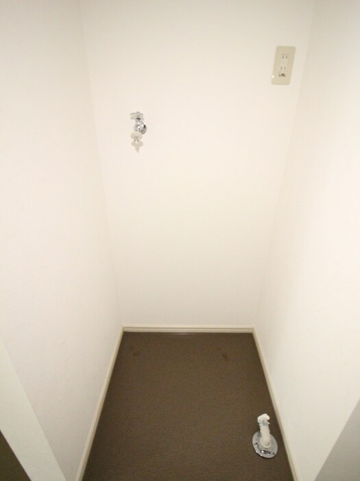 物件内観写真21　(洗濯機置場)