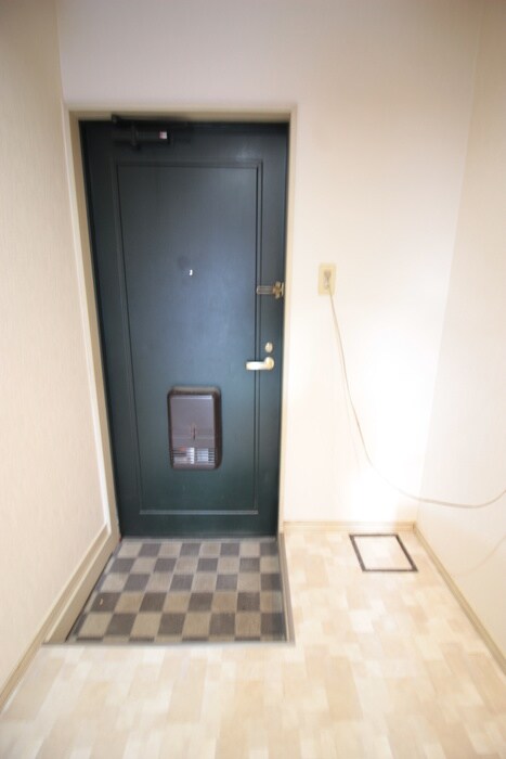物件内観写真8　(玄関)