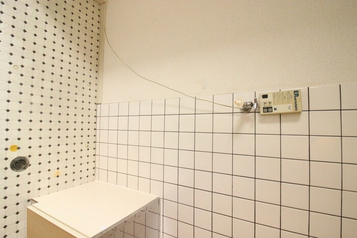 物件内観写真14　(洗濯機置場)