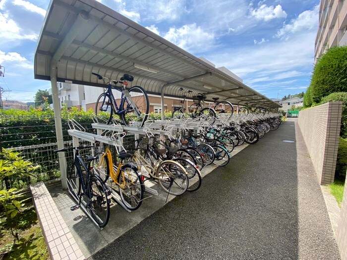 物件外観写真3　(駐輪場)