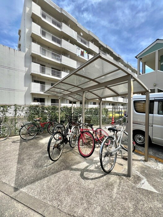 物件外観写真3　(駐輪場)