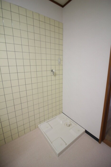 物件内観写真15　(洗濯機置場)