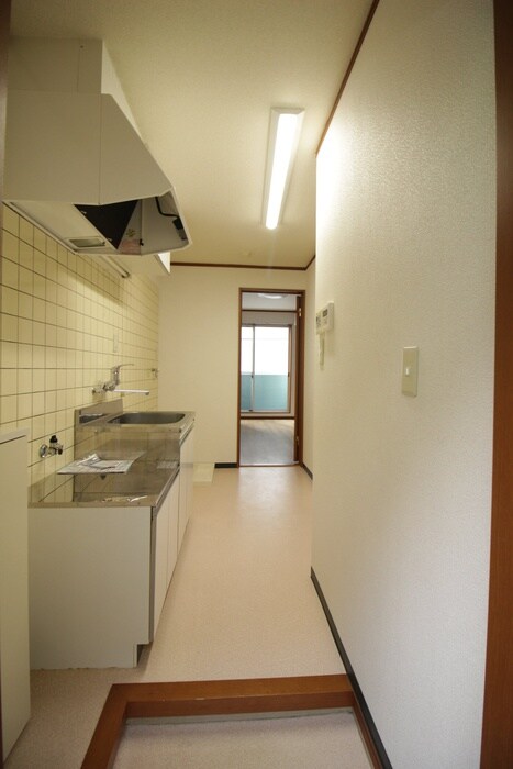 物件内観写真16　(玄関)