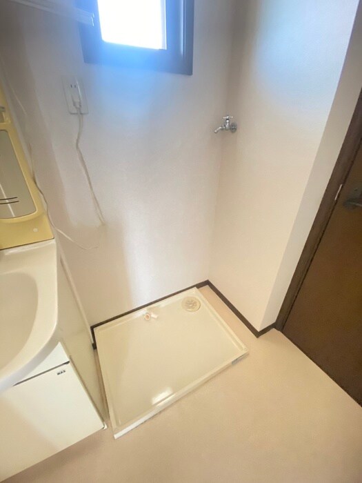 物件内観写真13　(洗濯機置場)