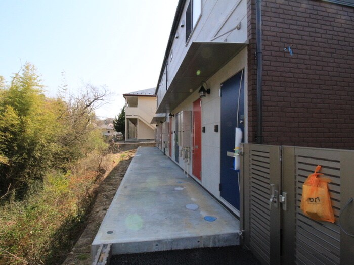 物件外観写真3　(エントランス部分)