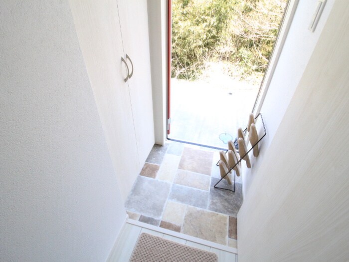 物件内観写真15　(玄関)