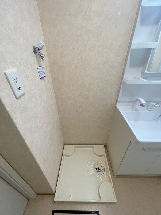 物件内観写真12　(洗濯機置場)