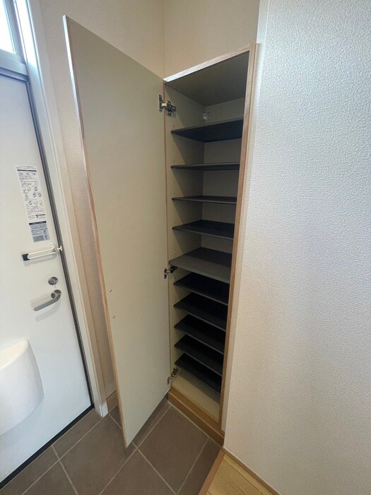 物件内観写真15　(靴箱)