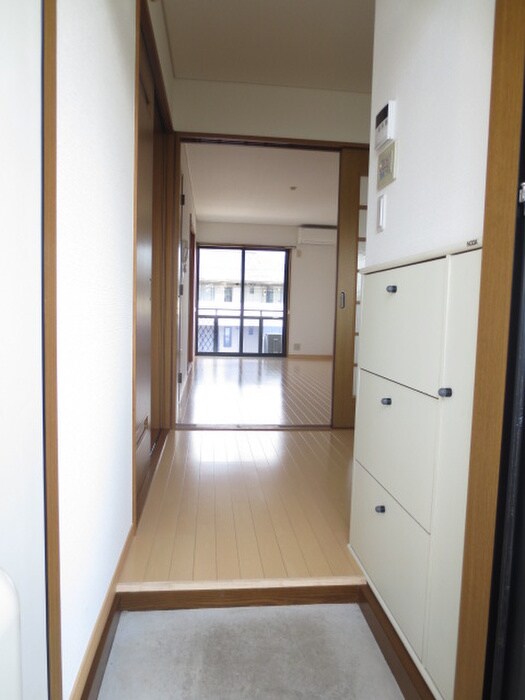 物件内観写真7　(玄関)