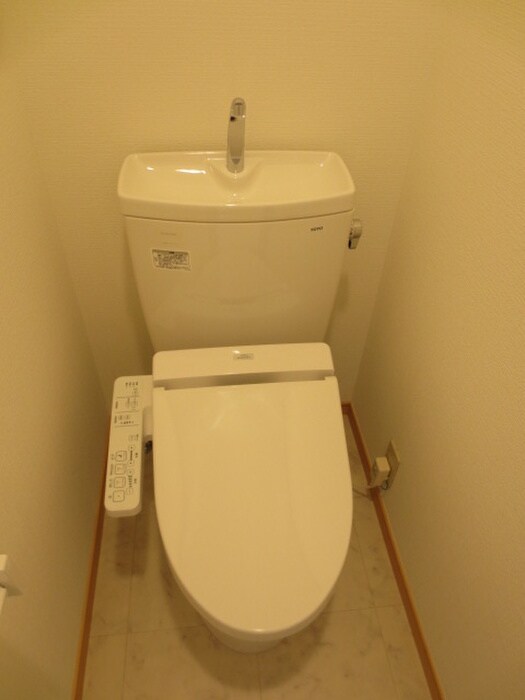 物件内観写真9　(トイレ)