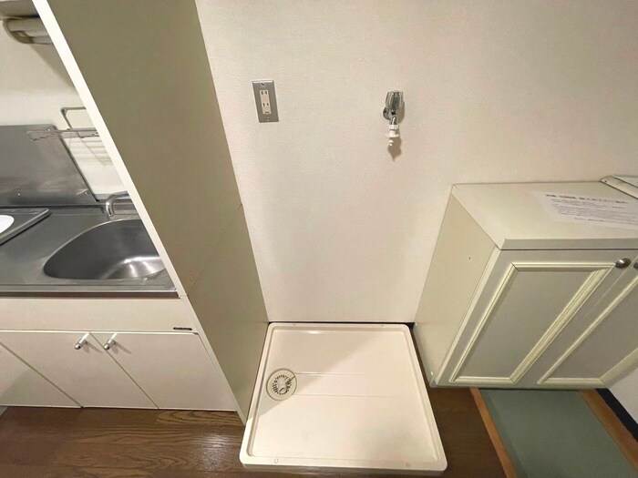 物件内観写真12　(洗濯機置場)