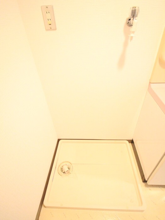 物件内観写真15　(洗濯機置場)