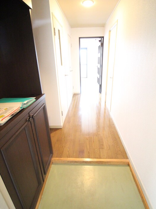 物件内観写真16　(廊下)