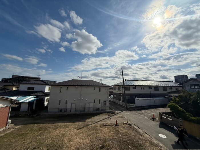 物件内観写真17　(室内からの展望)