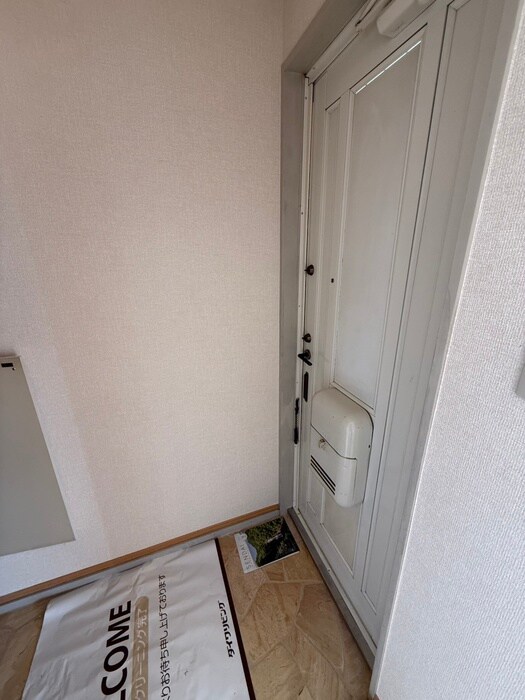 物件内観写真18　(玄関)