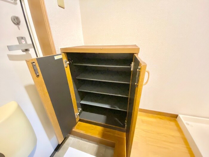 物件内観写真15　(靴箱)