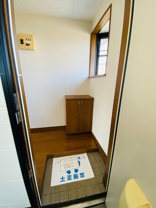 物件内観写真15　(玄関)