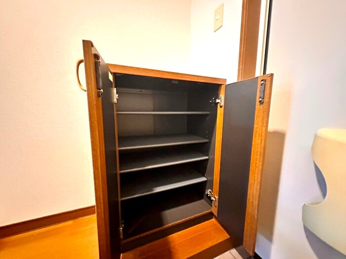 物件内観写真18　(靴箱)